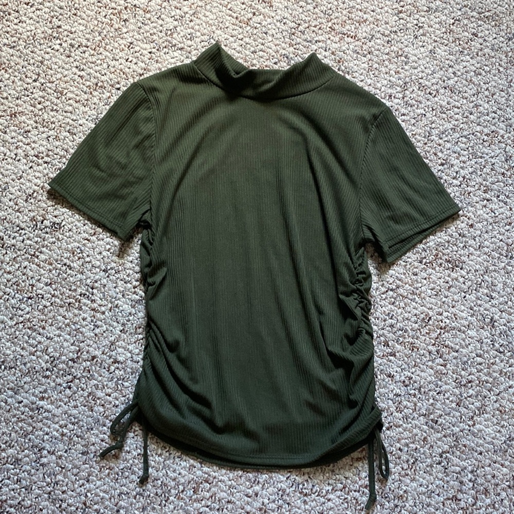 Army green turtle neck tee